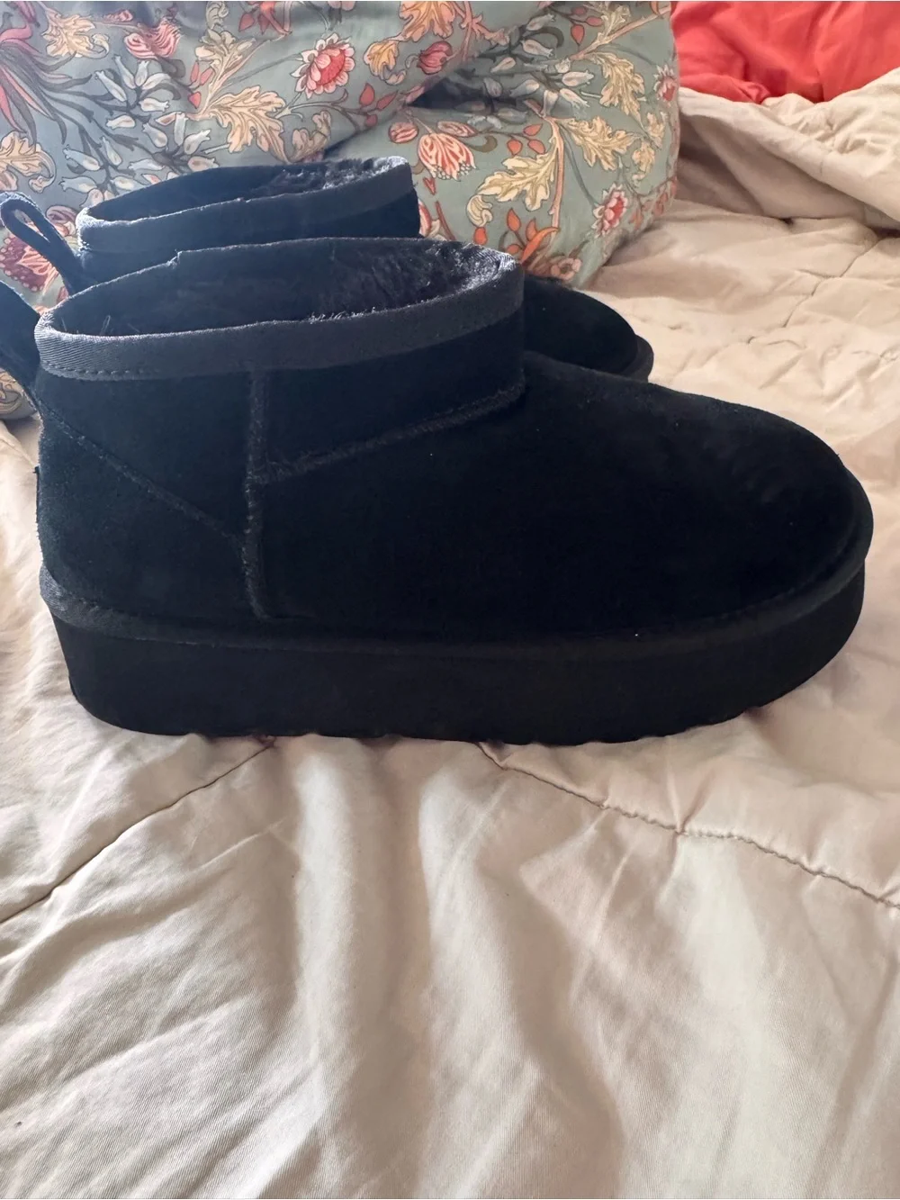 Lamo Women's Black Winter Cozy Booties- platform